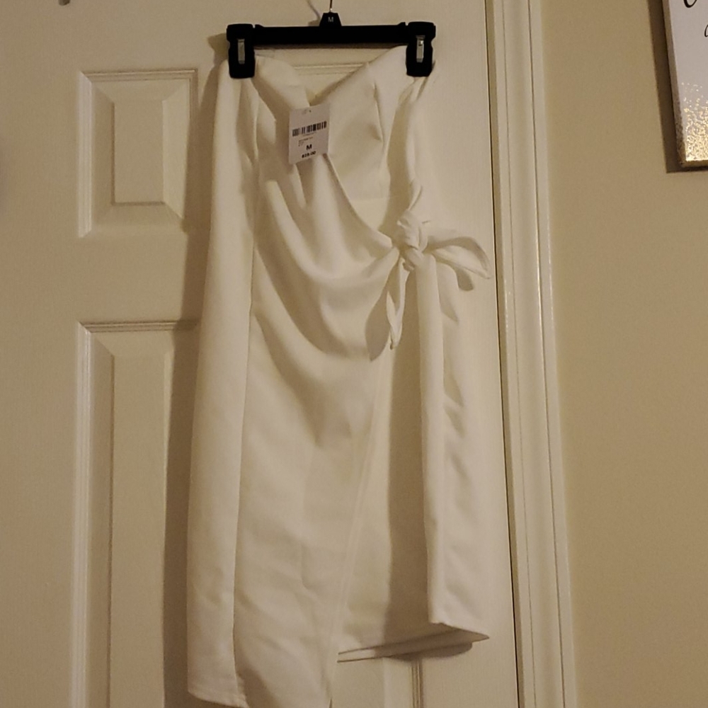 White strapless dress